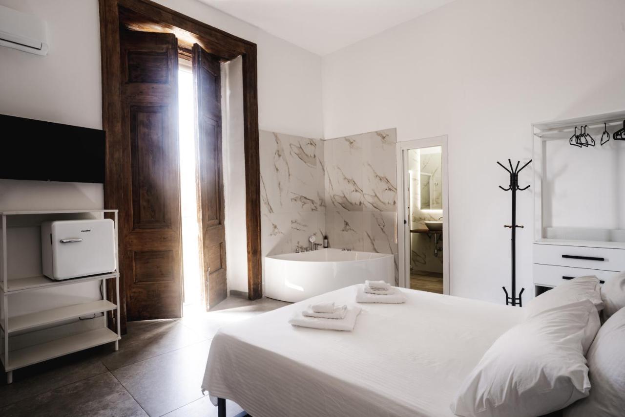 La Bella Vita Luxury Apartament And Travel Solution Neapel Exterior foto