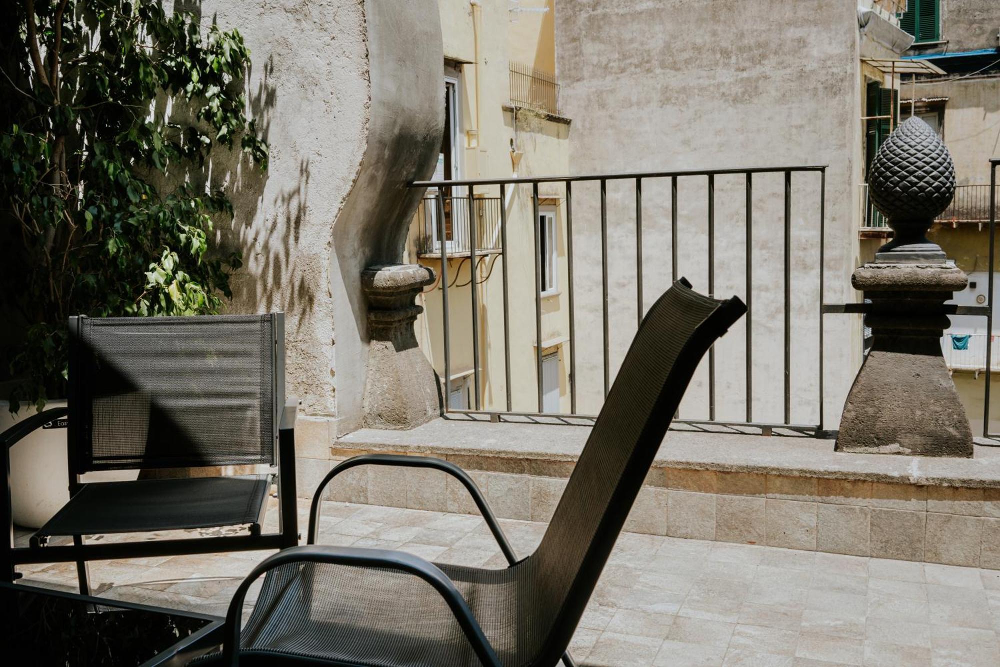 La Bella Vita Luxury Apartament And Travel Solution Neapel Exterior foto