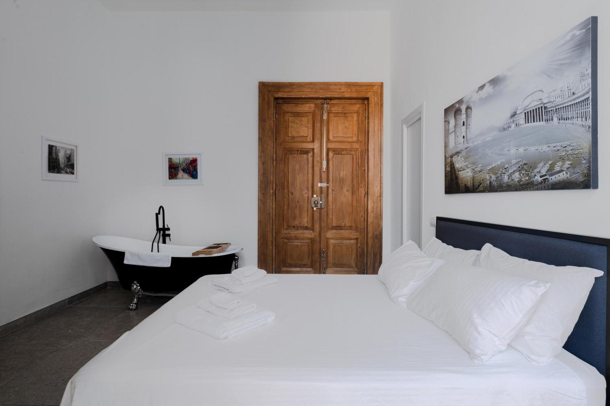 La Bella Vita Luxury Apartament And Travel Solution Neapel Exterior foto